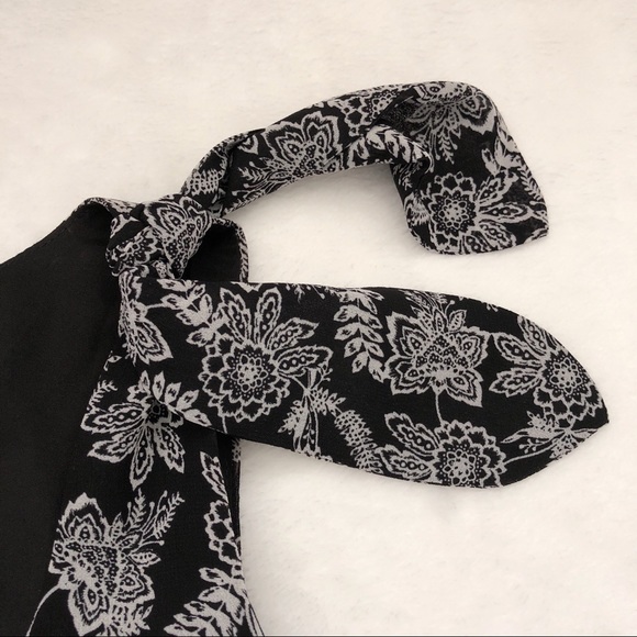 Donna Morgan Sleeveless Chiffon Flounce Dress - Picture 4 of 4